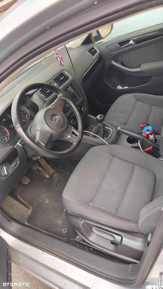 Volkswagen Jetta 1.6 TDI Comfortline - 7