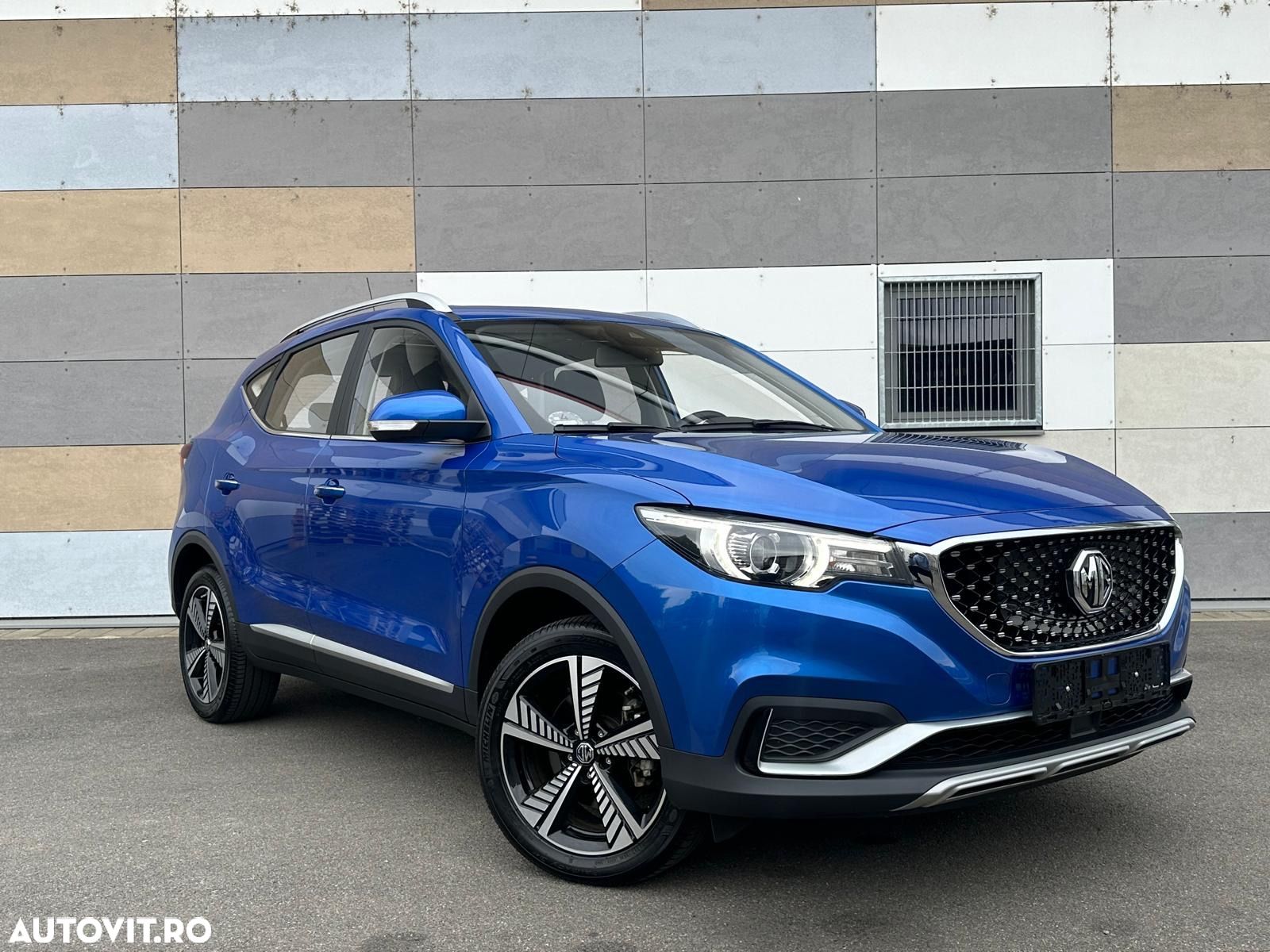 MG ZS EV Luxury - 1