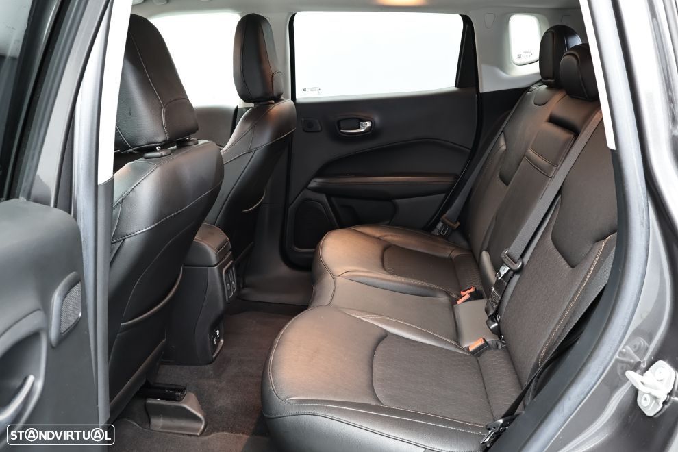 Jeep Compass 1.3 TG Limited S - 26