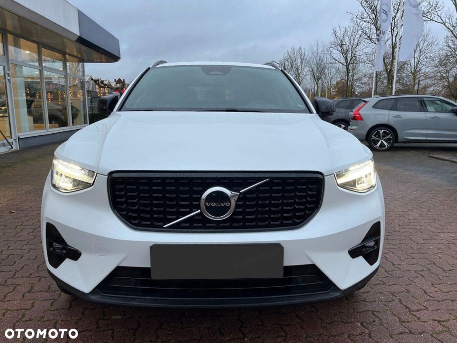 Volvo XC 40 B3 Plus Dark - 8