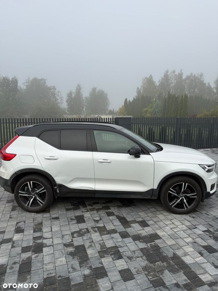 Volvo XC 40 T4 AWD R-Design - 9