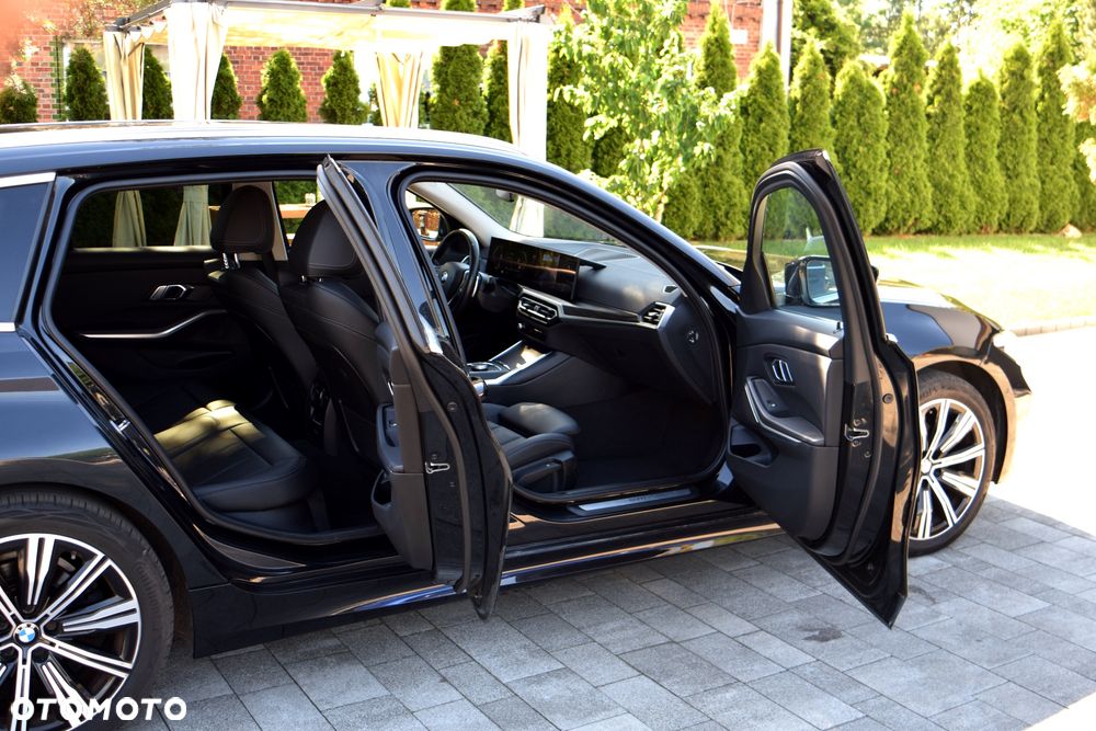 BMW Seria 3 320d xDrive Luxury Line sport - 12