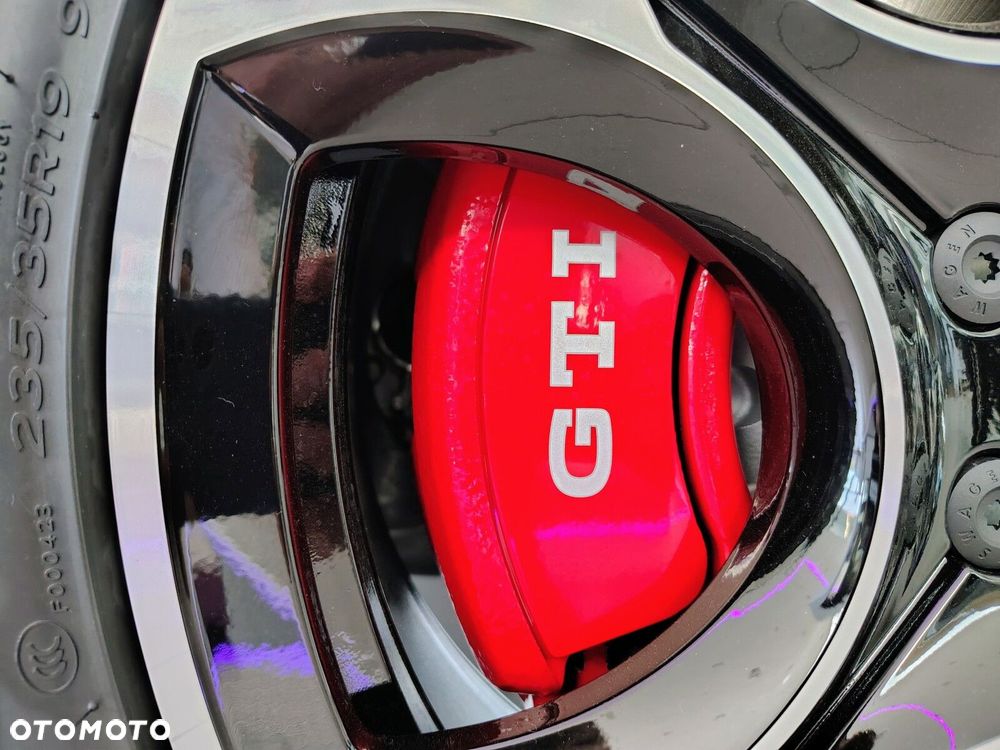Volkswagen Golf - 11