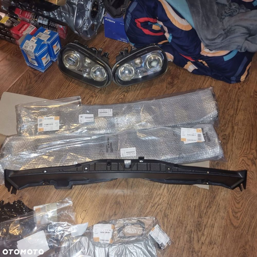 OBUDOWA OSŁONA PASA TYLNEGO BMW E31 51471970277 - 2