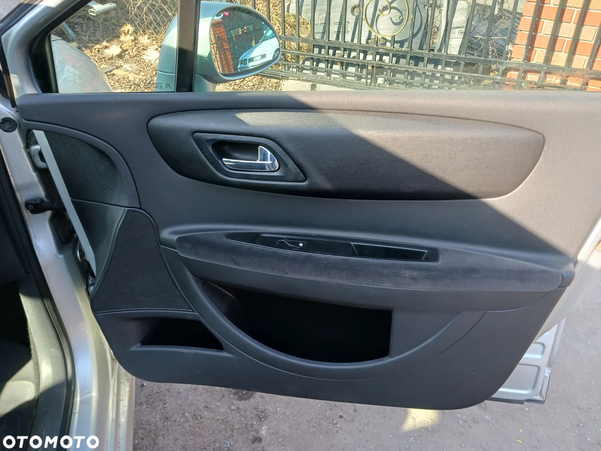 Citroen C4 I 04-10 silnik 1.6 HDI 90Km 109KM wtryski drzwi klapa tył błotnik EZR szyba maglownica panel schowek przełącznik fotel belka zacisk felgi klamka zamek lusterko podszybie osłona wyświetlacz WSZYSTKIE NA CZĘŚCI - 16