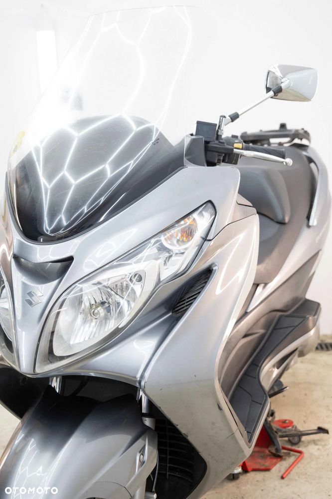 Suzuki Burgman - 10
