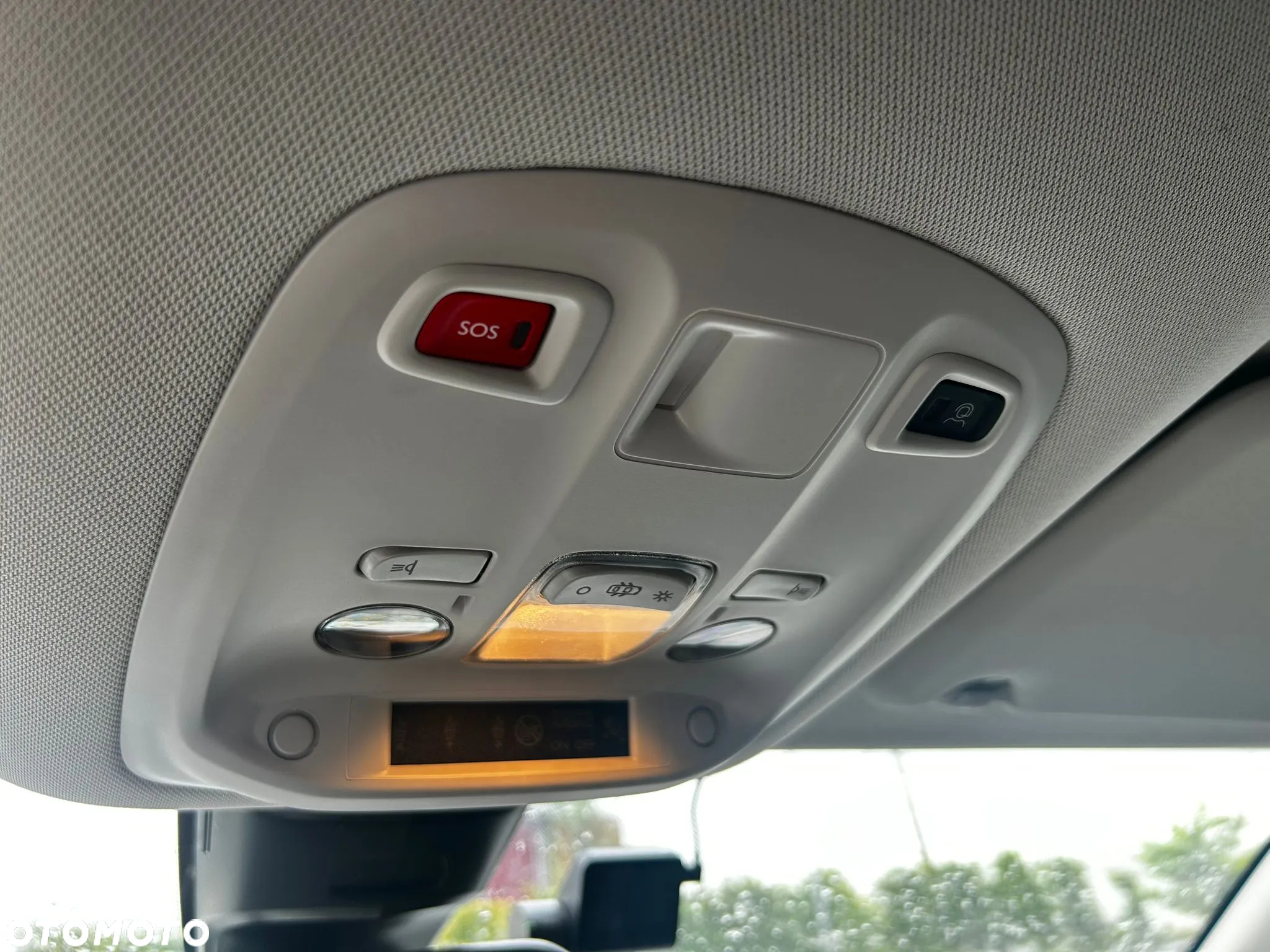 Peugeot Traveller 2.0 BlueHDi Long Allure - 24