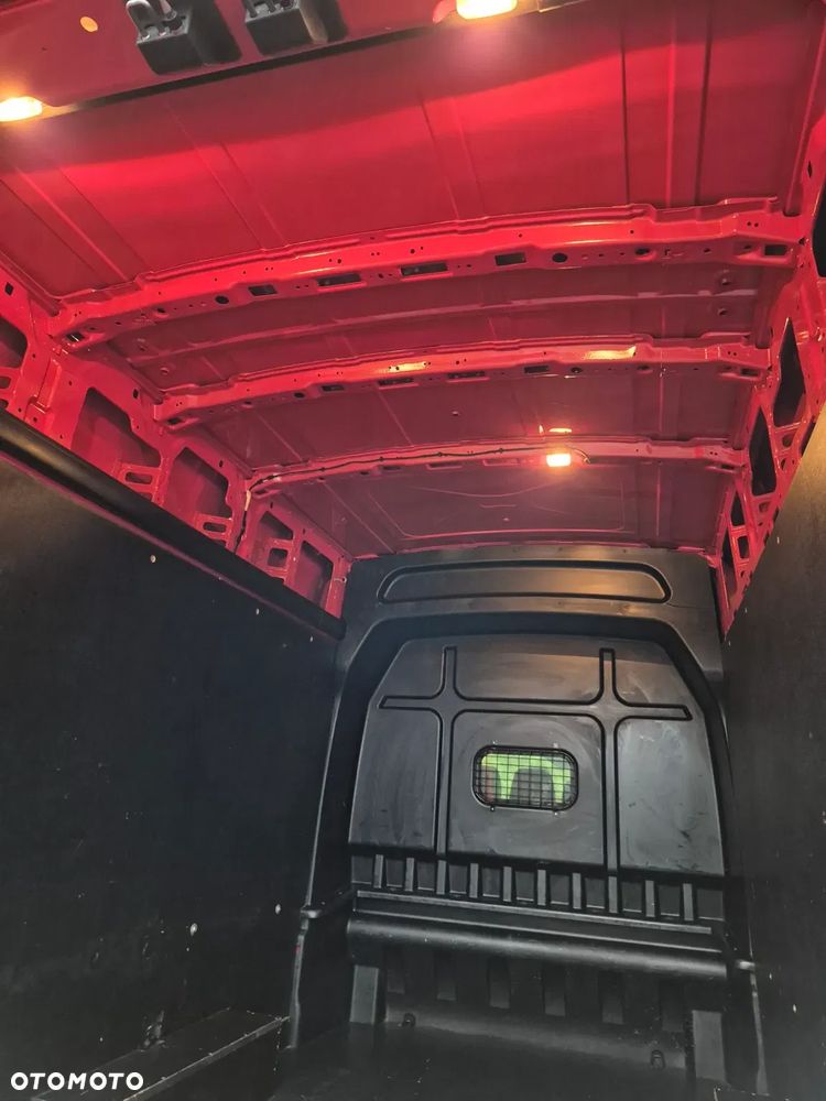 Ford Transit L4H3 RWD Trend - 17