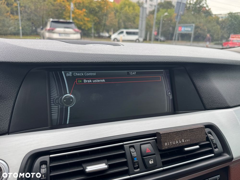 BMW Seria 5 525d Luxury Line - 21