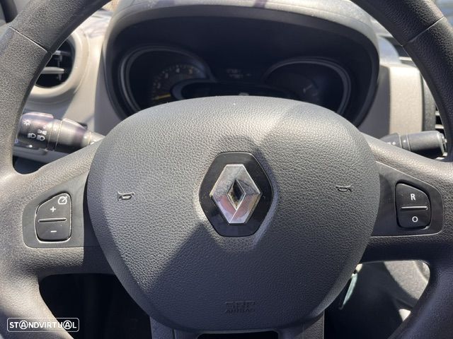 Renault TRAFIC LONGA COM AC - 11