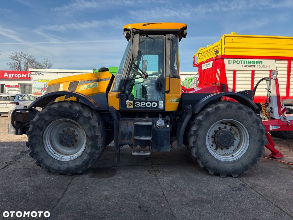 JCB 3200 - 1