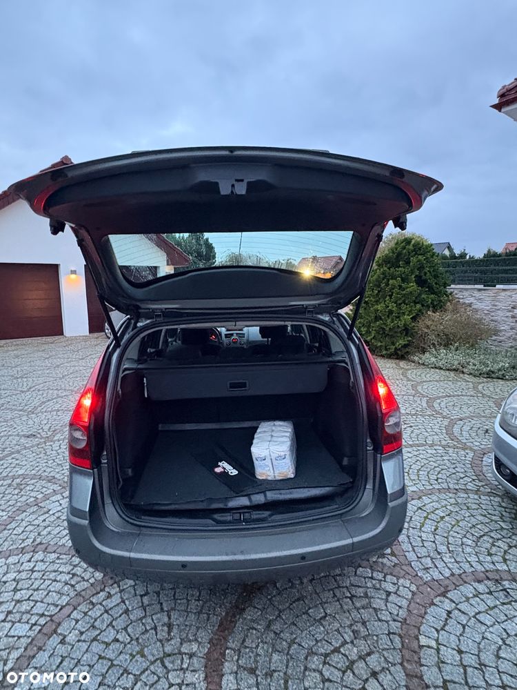 Renault Megane 1.9 dCi Grandtour Avantage - 10