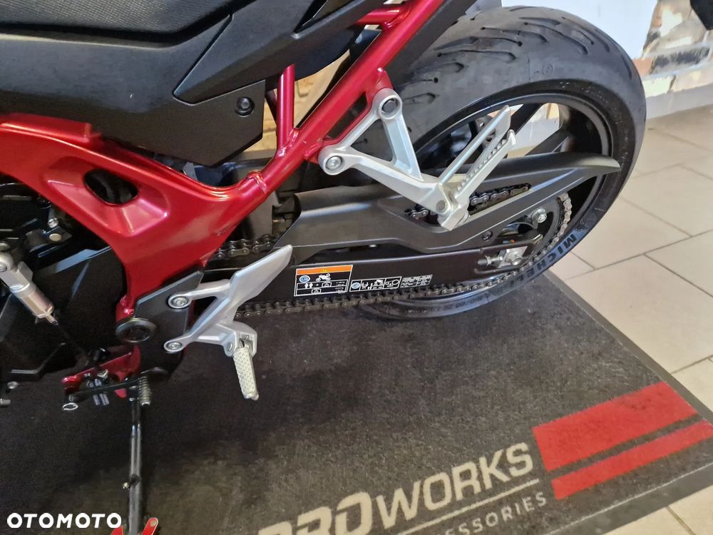 Honda Hornet - 25