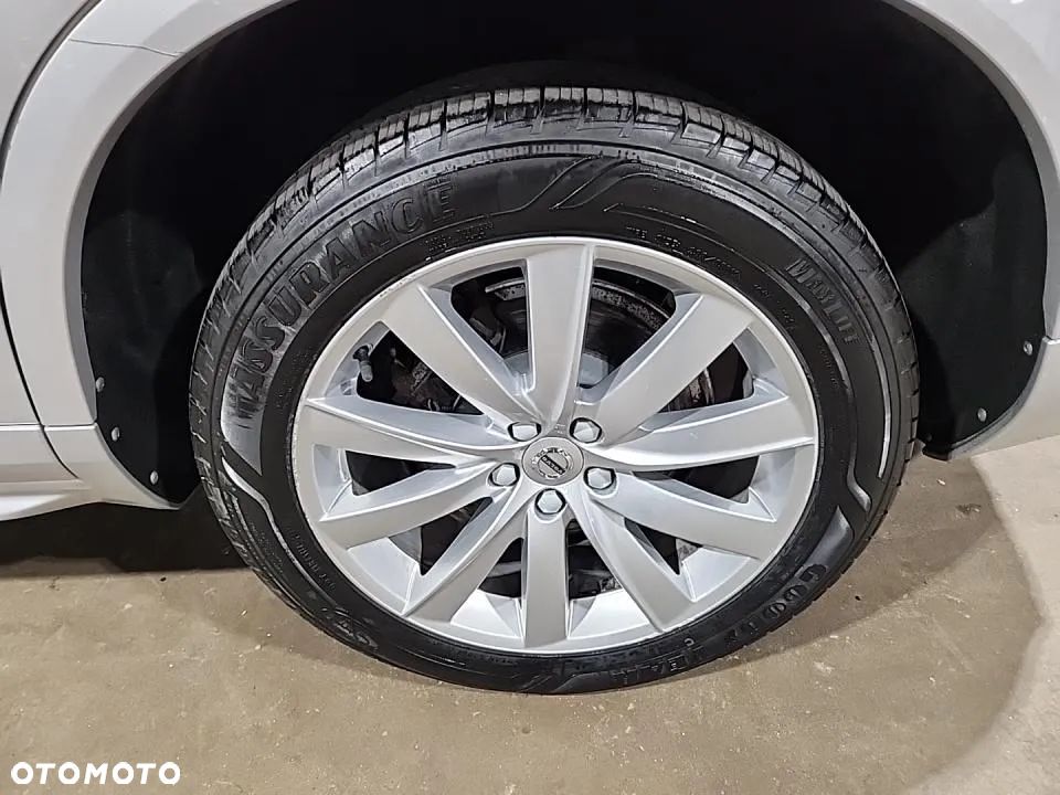 Volvo XC 90 T6 AWD Geartronic Momentum - 11