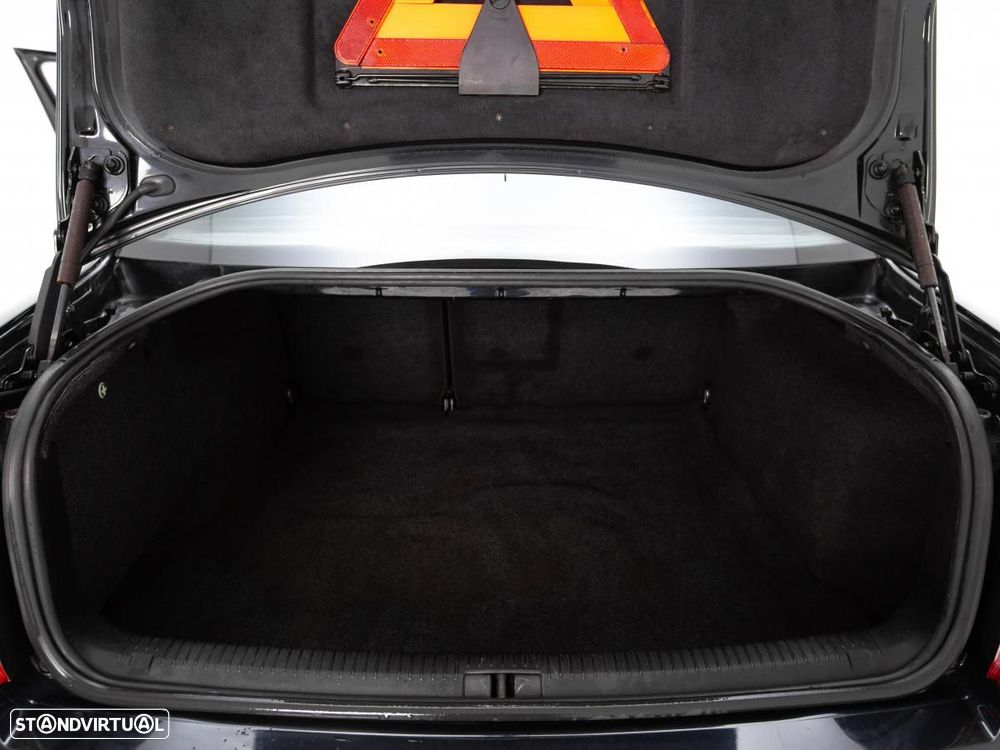 VW Passat - 11