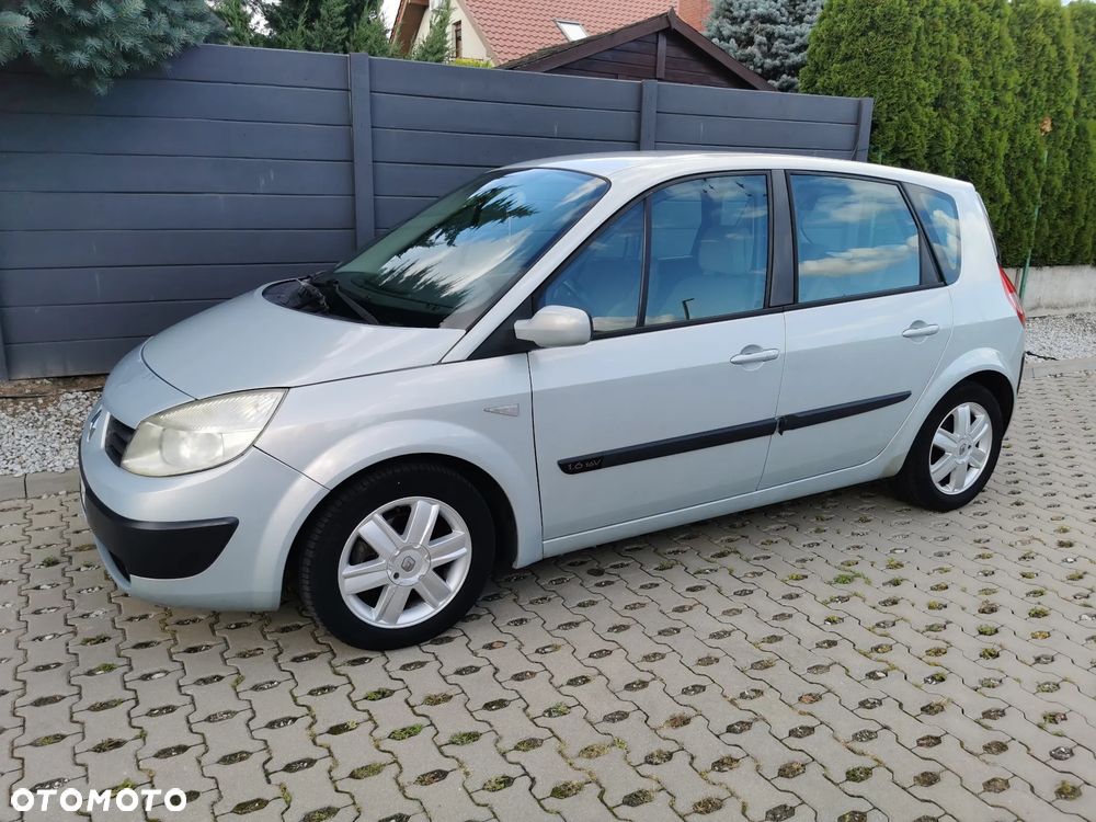 Renault Scenic 1.6 16V Confort Privilege - 26