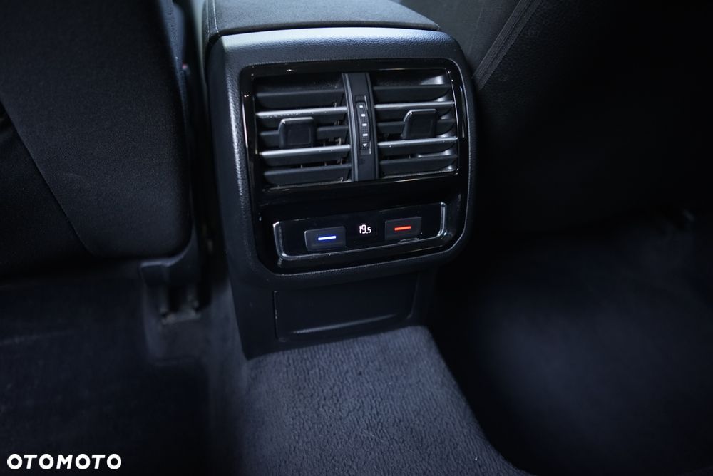 Volkswagen Passat Variant 2.0 TDI BMT Comfortline DSG - 19