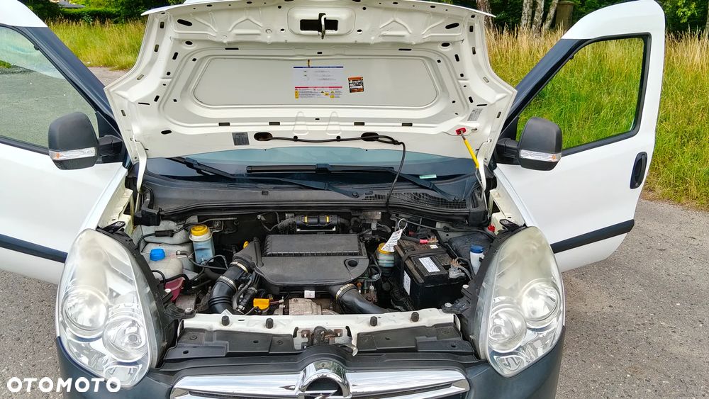 Opel COMBO - 36