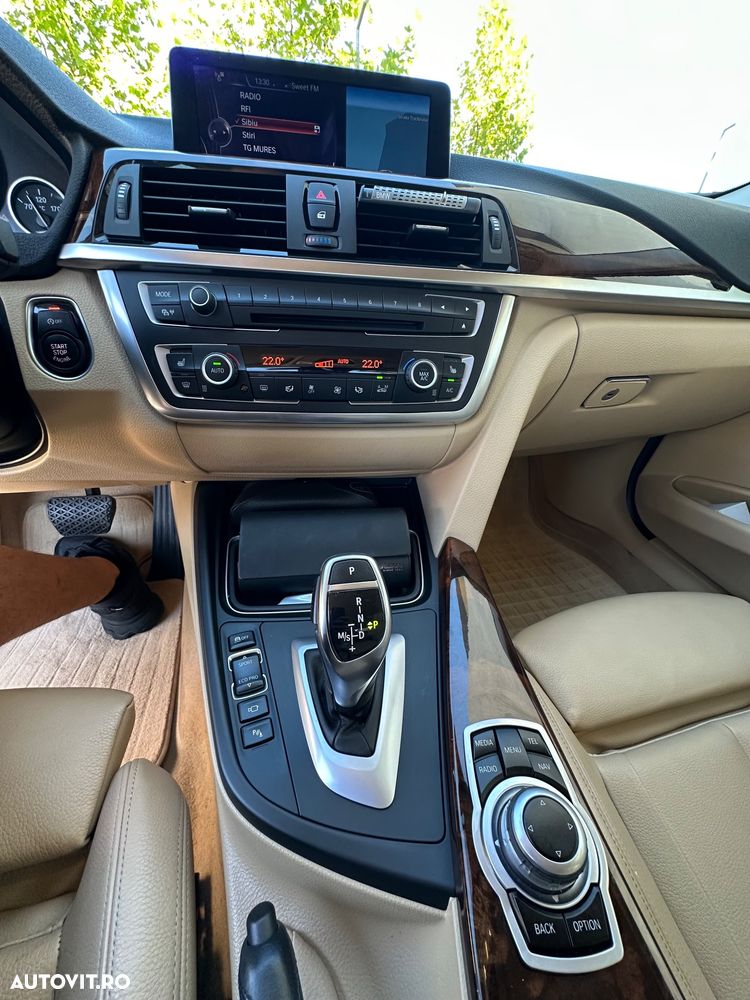 BMW Seria 3 320i Aut. Luxury Line - 7