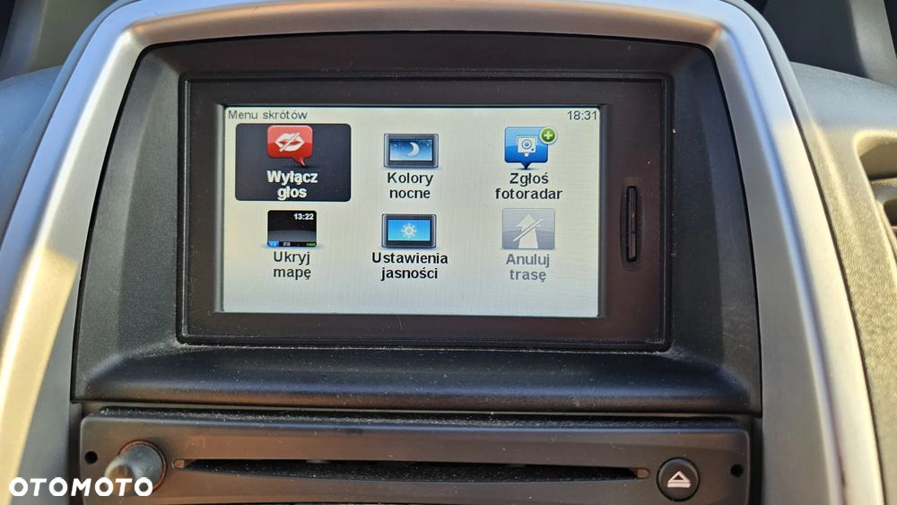 Renault Trafic Grand Passenger Black Edition - 15