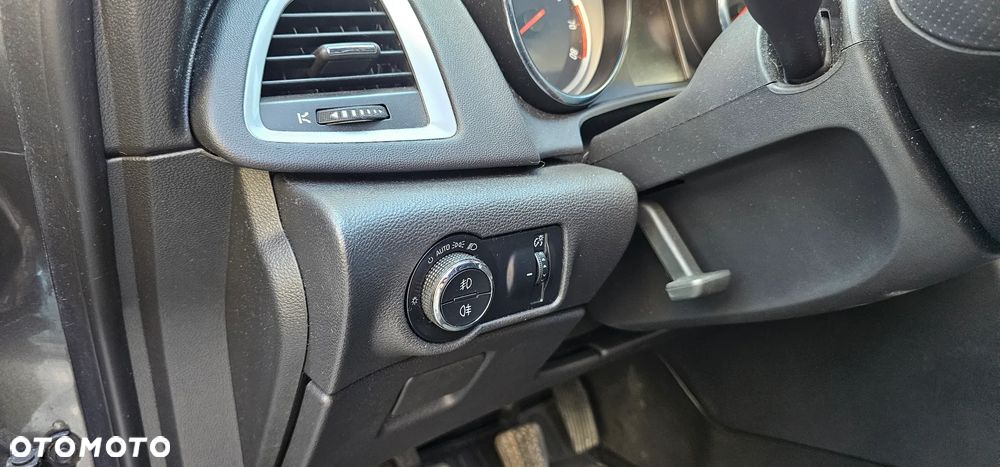 Opel Astra 1.6 T Cosmo - 29