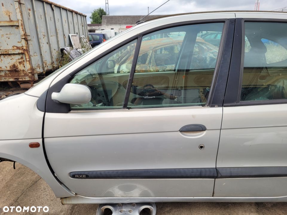 Drzwi lewe prawe przednie  Renault Scenic I Lift 2000r MV632 - 1