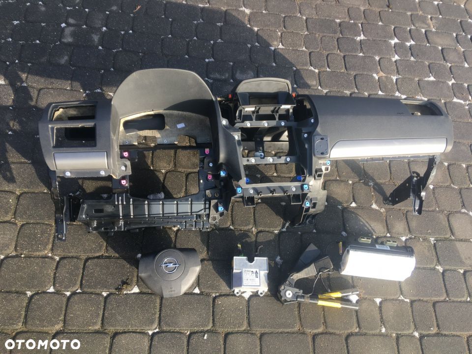 DESKA Konsola OPEL ZAFIRA B KOMPLET ORYG. EUROPA - 1