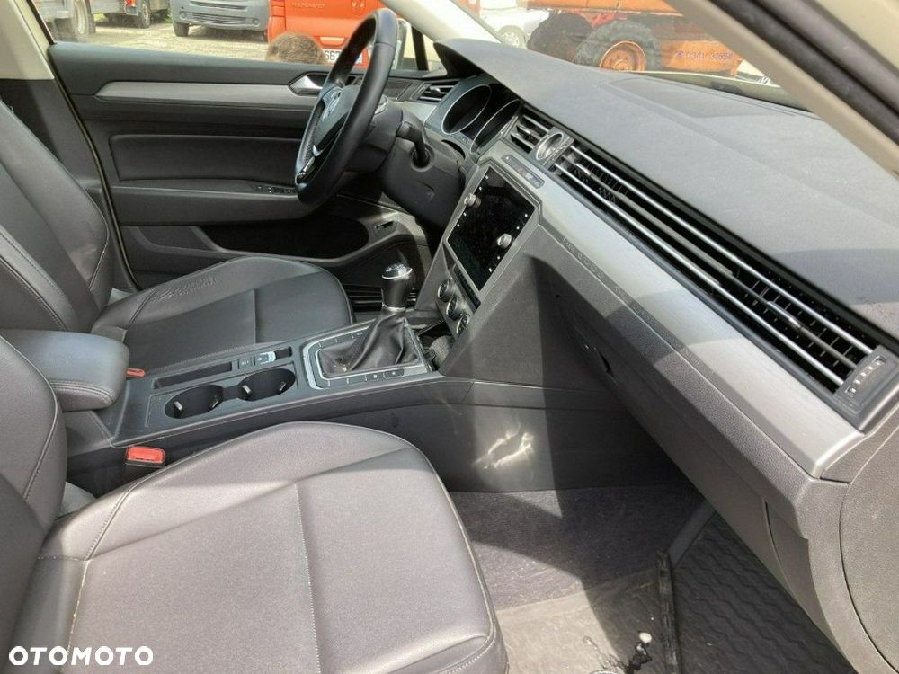 Volkswagen Passat Variant - 7