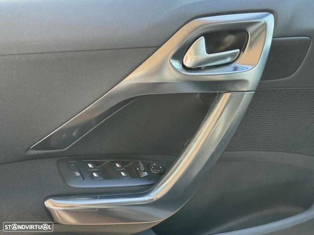 Peugeot 2008 1.6 e-HDi Allure - 4