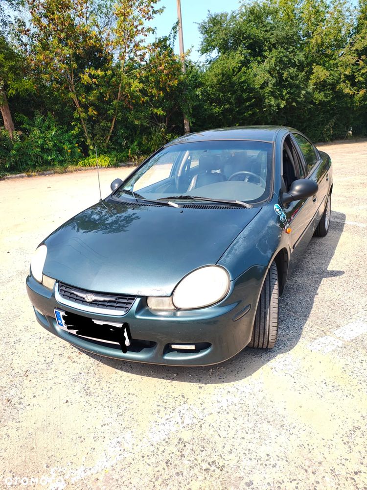 Chrysler Neon - 3