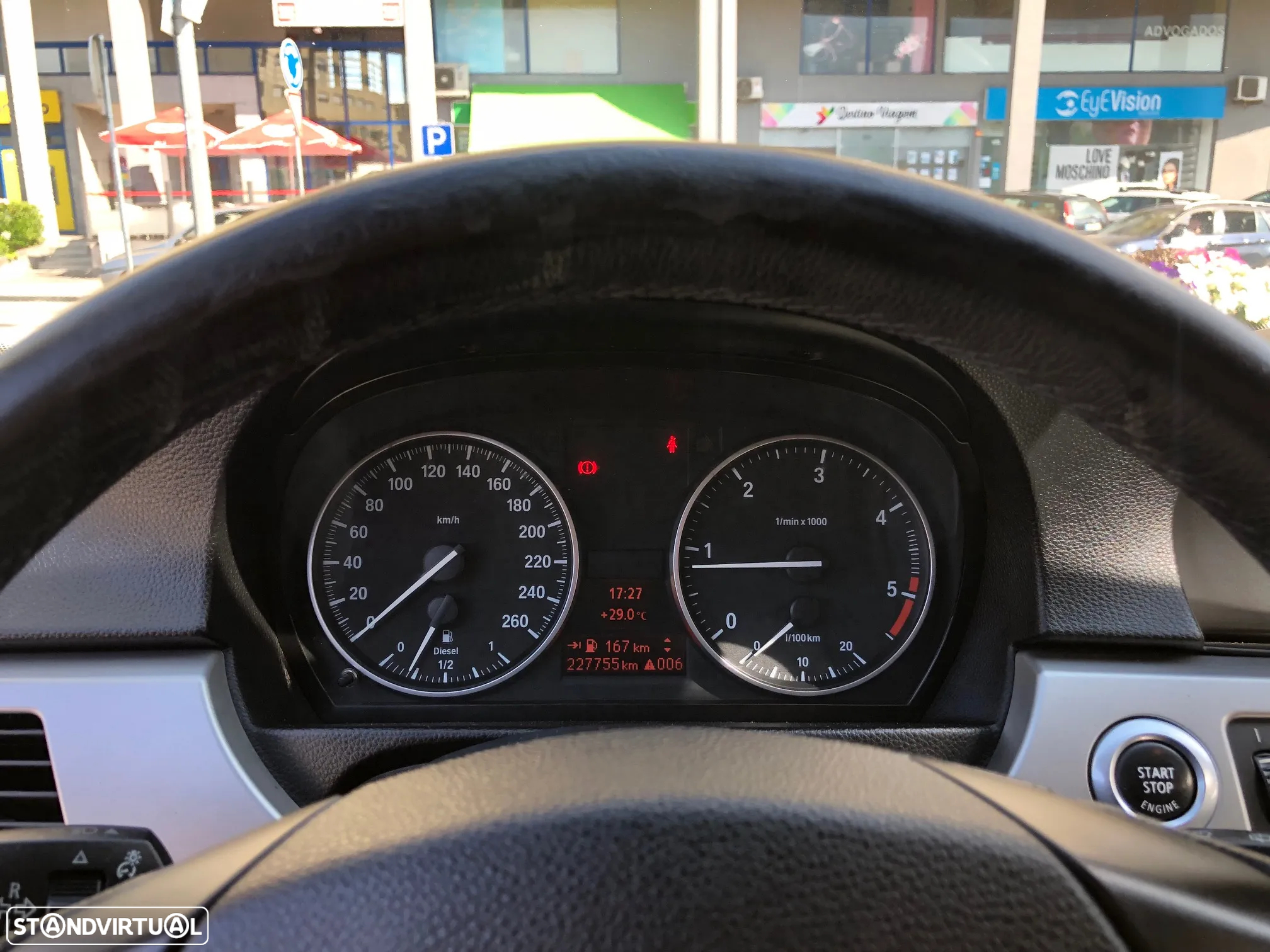 BMW 318 d Touring Dynamic - 12