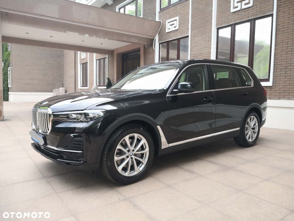 BMW X7 2022 photo 2