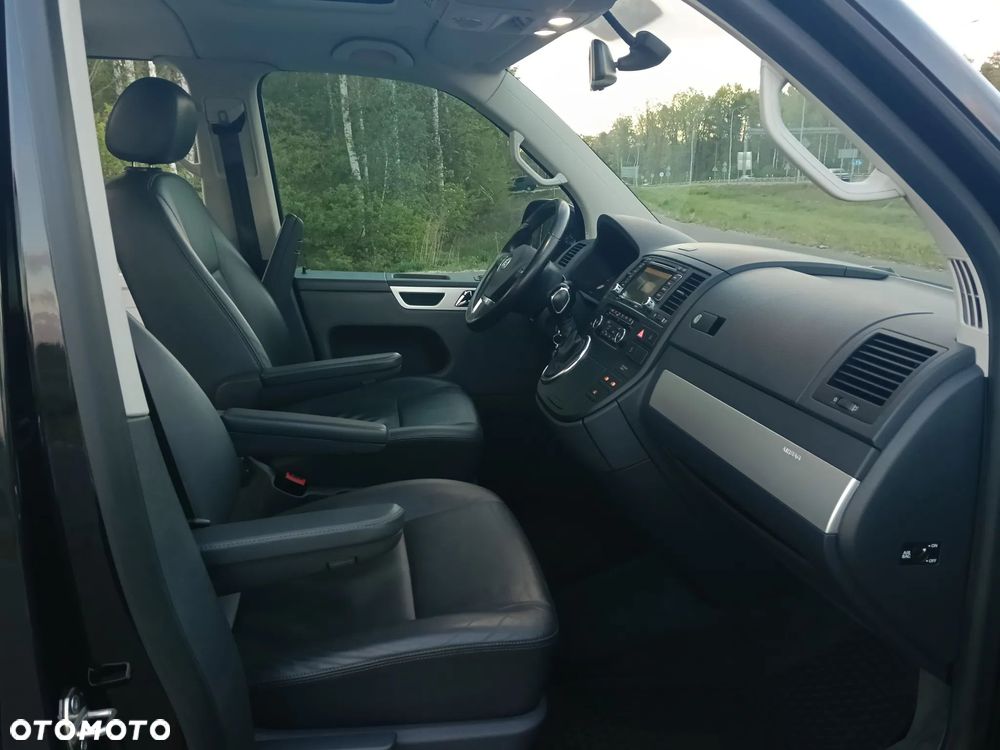 Volkswagen Multivan - 16