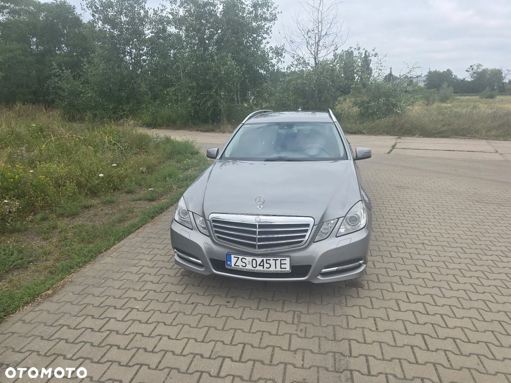Mercedes-Benz Klasa E 220 CDI DPF BlueEFFICIENCY Automatik Avantgarde - 2