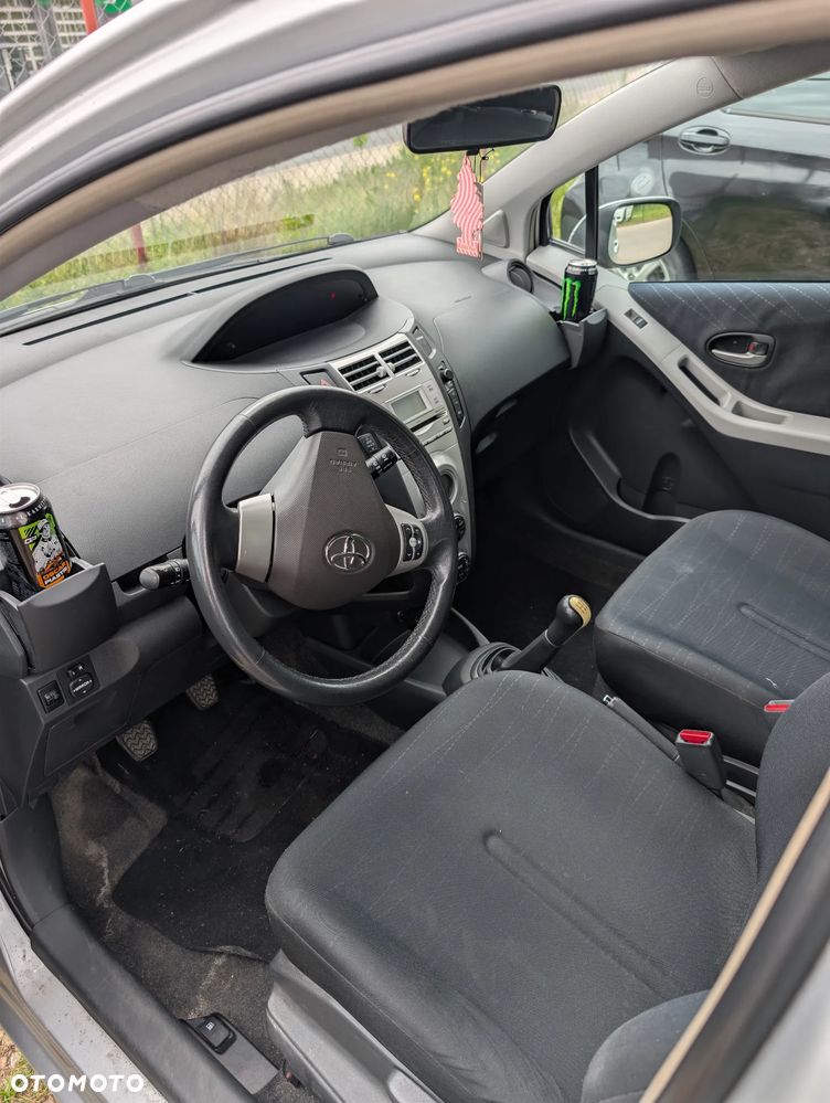 Toyota Yaris 1.3 Sol - 24