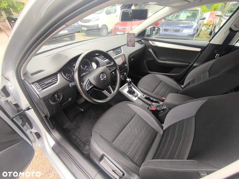 Skoda Octavia 1.6 TDI Ambition DSG - 9