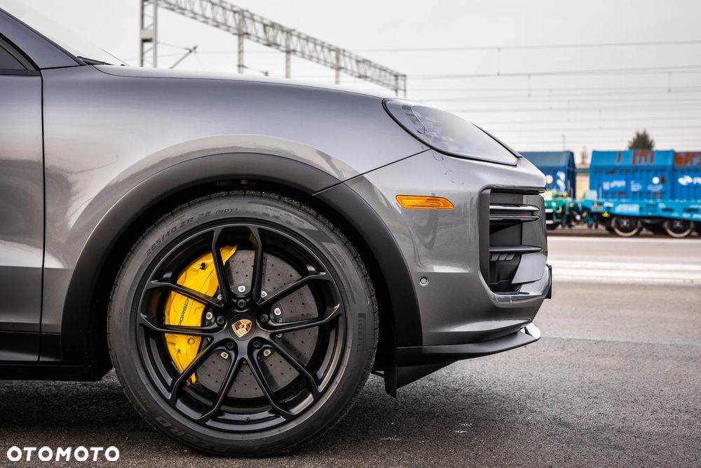 Porsche Cayenne Turbo GT - 10