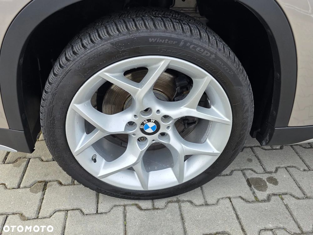 BMW X1 xDrive18d xLine - 32