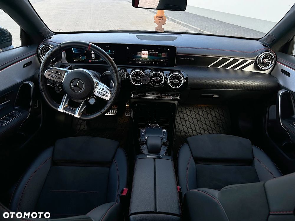 Mercedes-Benz CLA - 24