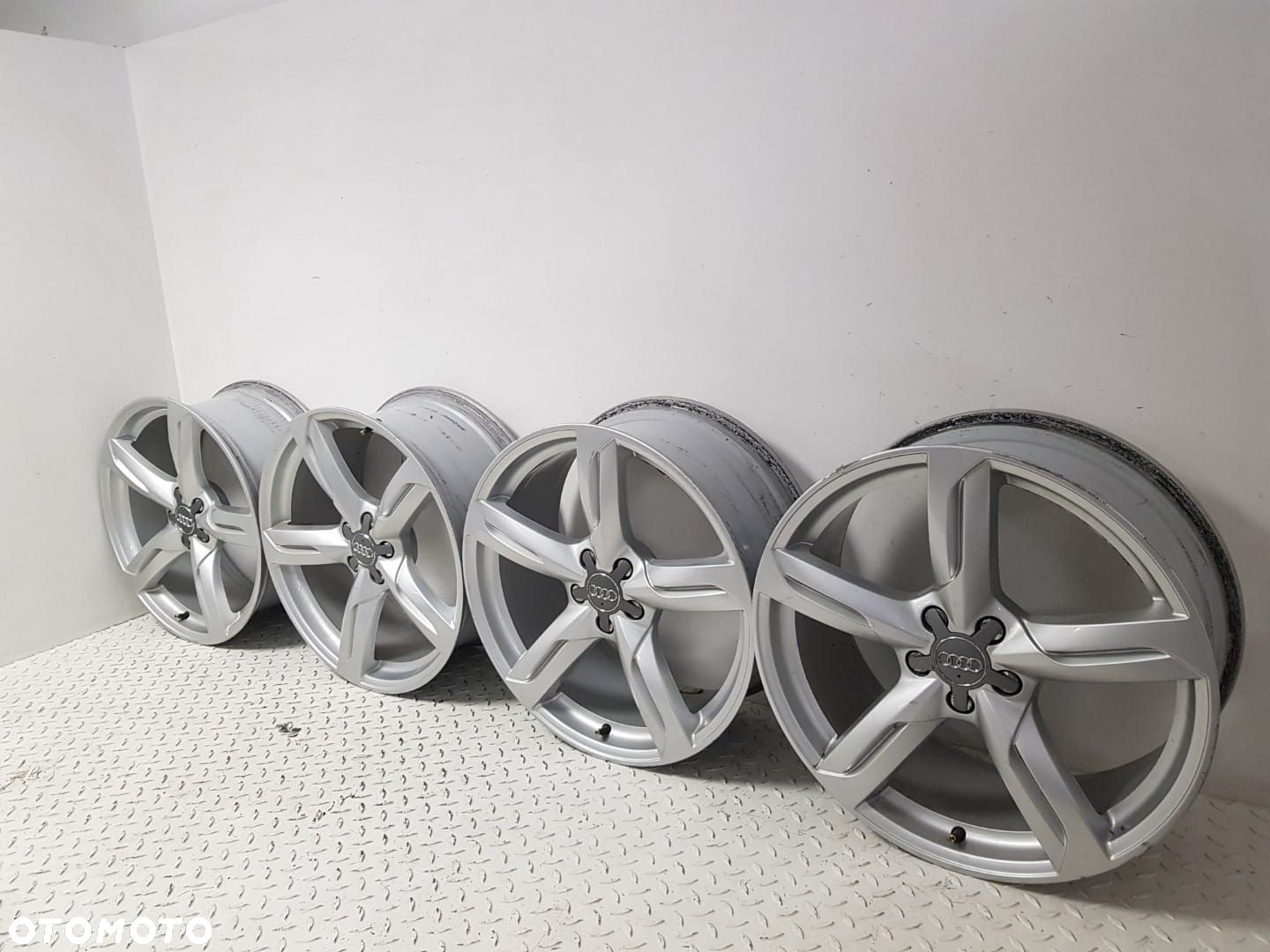 ŁADNY ORYGINALNY KOMPLET ALUFELGI FELGI ALUMINIOWE AUDI Q5 1 08-16 8,5 20r 5x112 ET33 8R0 8R0601025D - 2