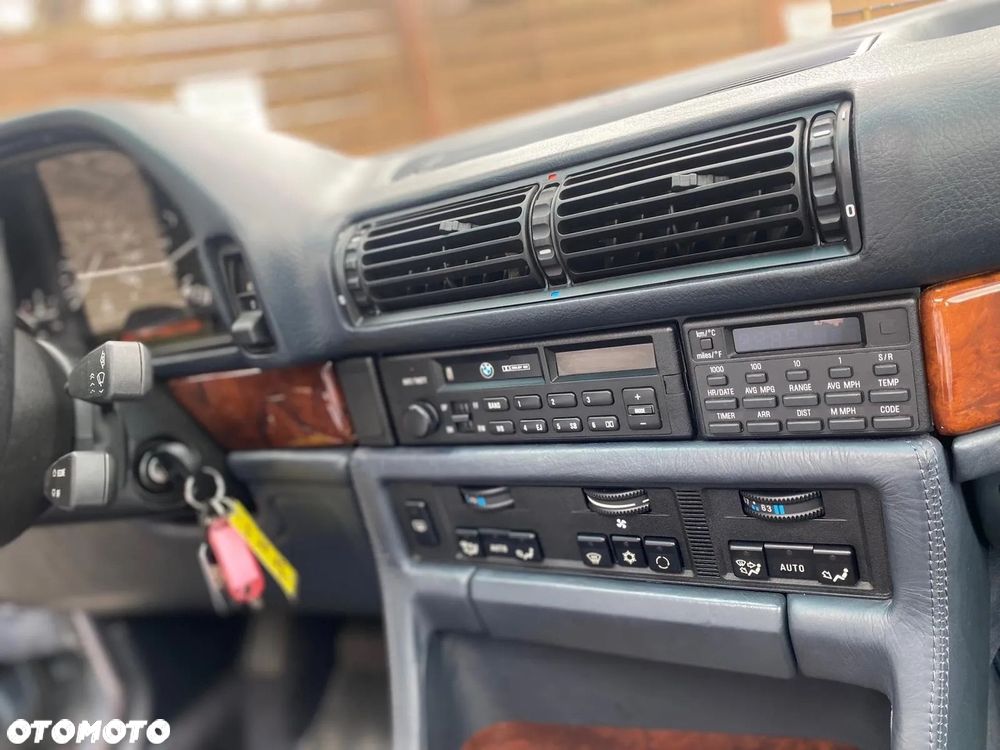 BMW Seria 7 750iL - 22