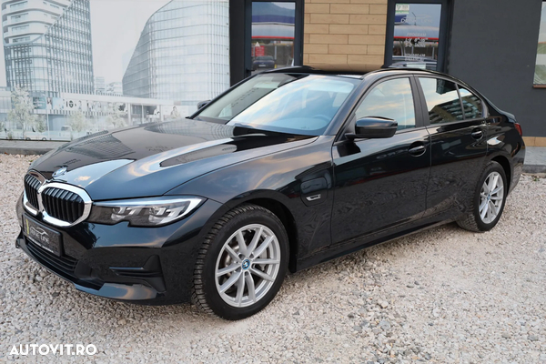BMW Seria 3 330e AT PHEV