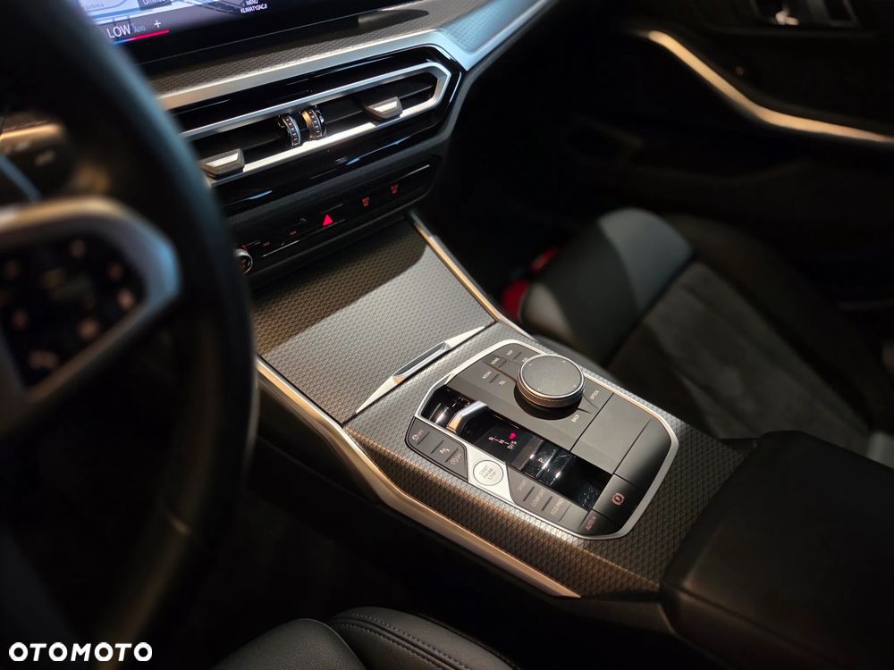 BMW Seria 3 318i M Sport - 13