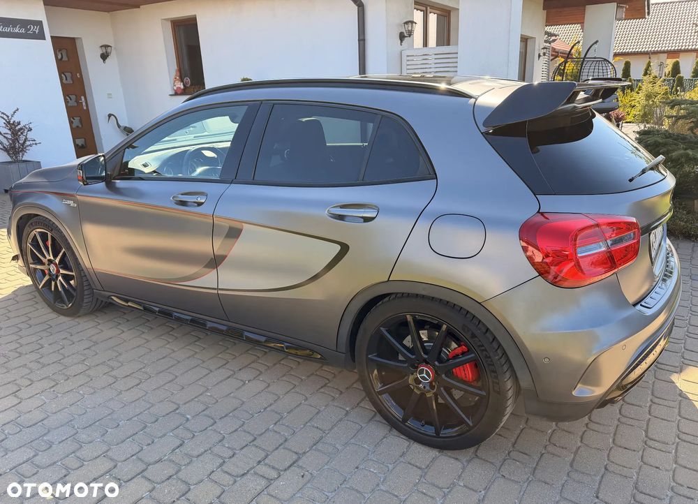 Mercedes-Benz GLA 45 AMG 4-Matic Edition 1 - 4