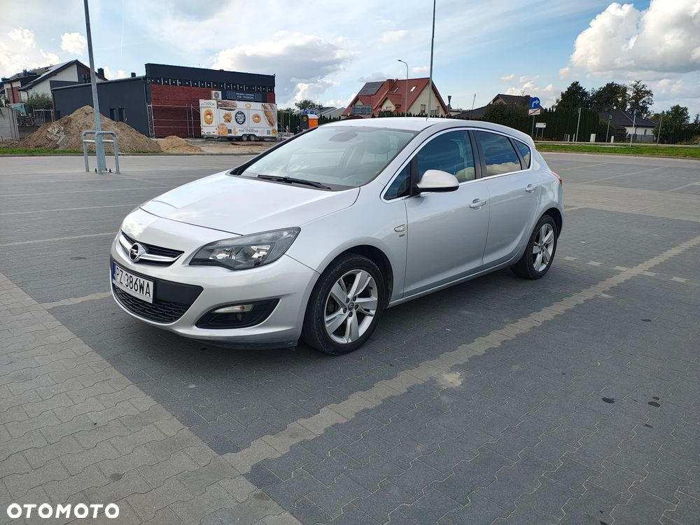 Opel Astra J 2014 photo 2