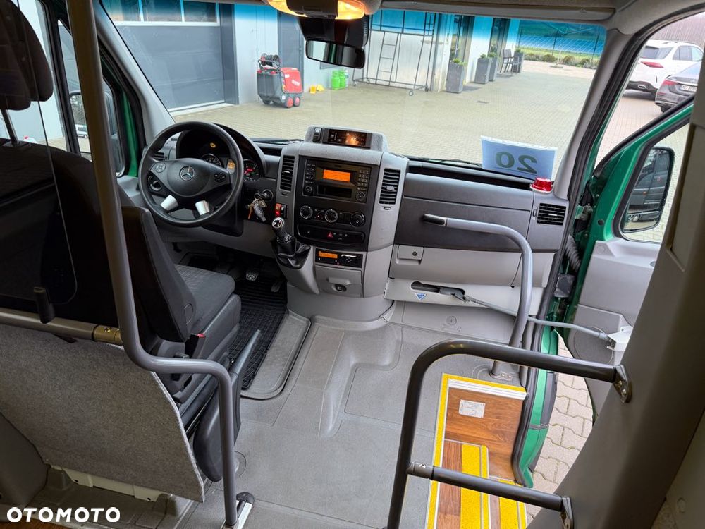 Mercedes-Benz Sprinter 516 Nr. Oferty: 20 - 23