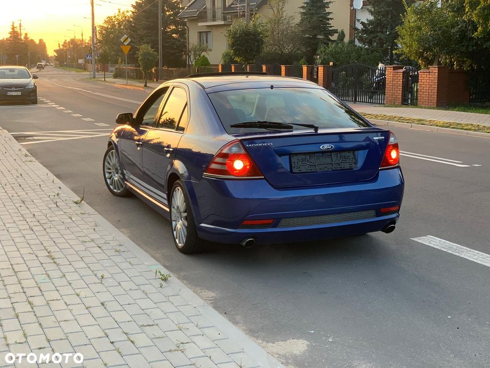 Ford Mondeo 3.0 V6 ST 220 - 9