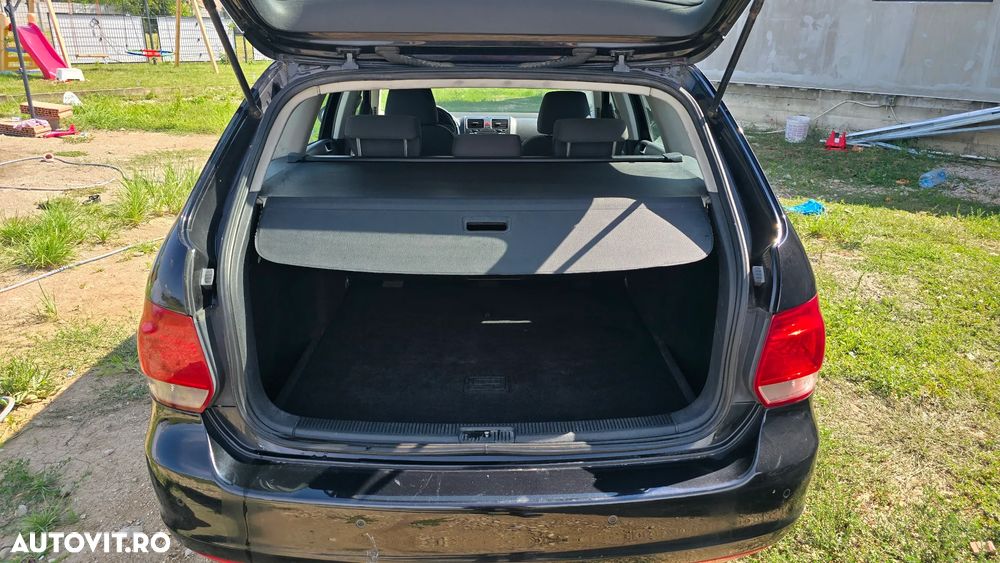 Volkswagen Golf - 6