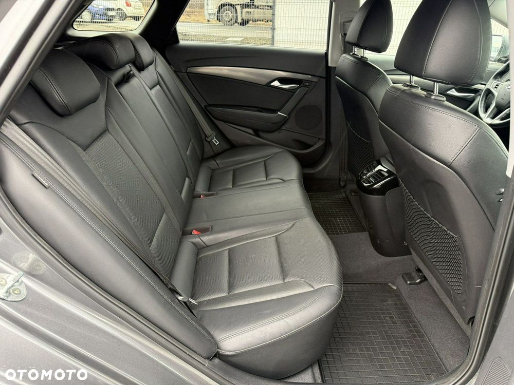 Hyundai i40 Kombi 1.7 CRDi Premium - 13