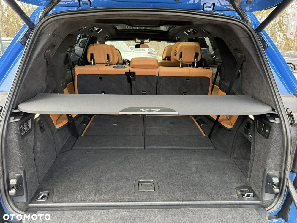 BMW X7 M50i sport - 29
